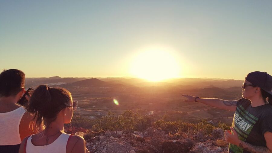 From Albufeira: Algarve Sunset Jeep Tour with Tastings - Cork oak secrets: what the harvesting story adds to your trip
