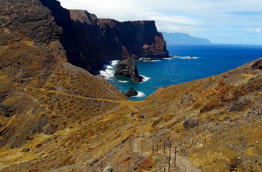 From Funchal: Ponta de São Lourenço/Caniçal Full-Day Hike - The Volcanic Rock Formations: Where to Look During Photos