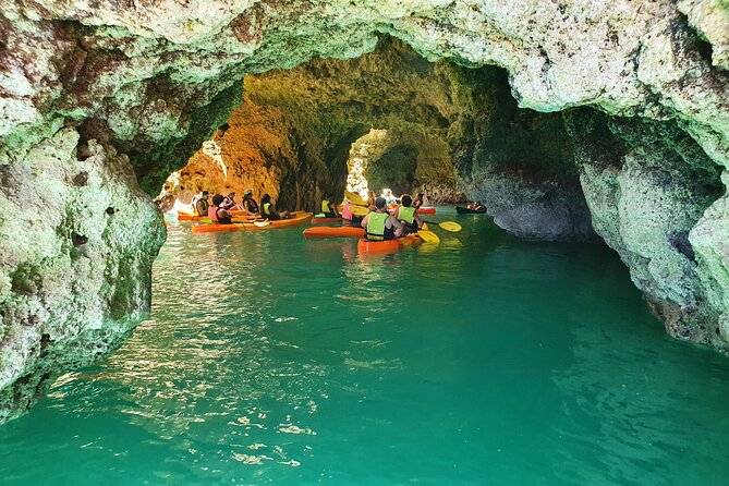 From Lagos: Kayak Tour of Ponta da Piedade Caves on Catamaran - The tide and sea reality: when caves change