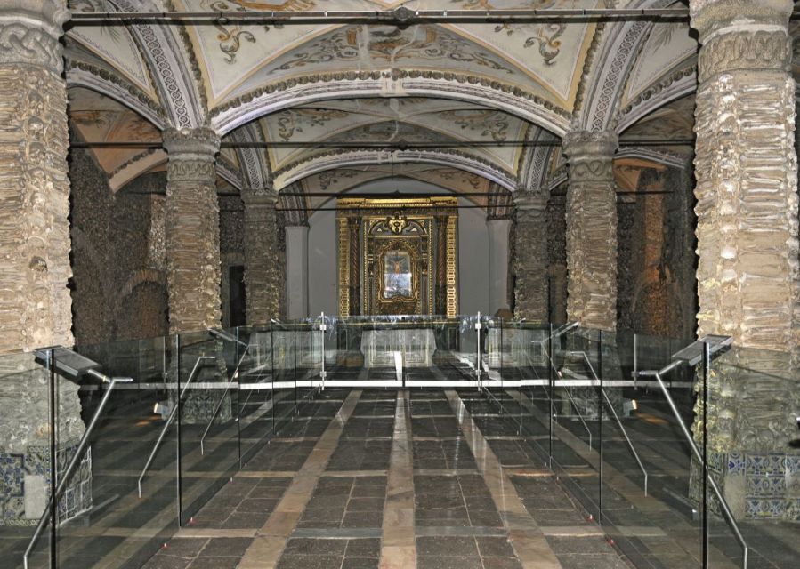 From Lisbon: Évora Wine & Heritage Tour - Roman Temple first, then the Chapel of Bones