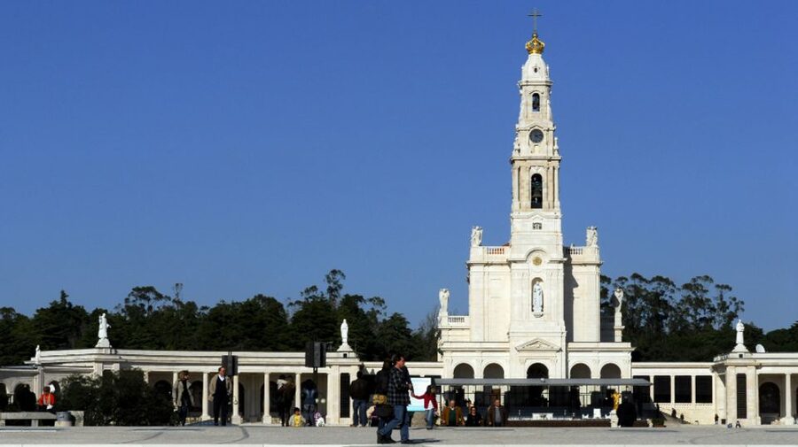 From Lisbon: Fátima, Batalha, Nazaré & Óbidos Full-Day Tour - Timing, Pacing, and How to Not Feel Rushed