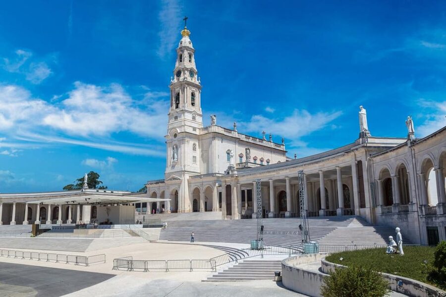 From Lisbon: Fatima, Batalha, Nazare, Obidos - Small Group - Practical tips: what to wear, what to bring, and what to plan on spending