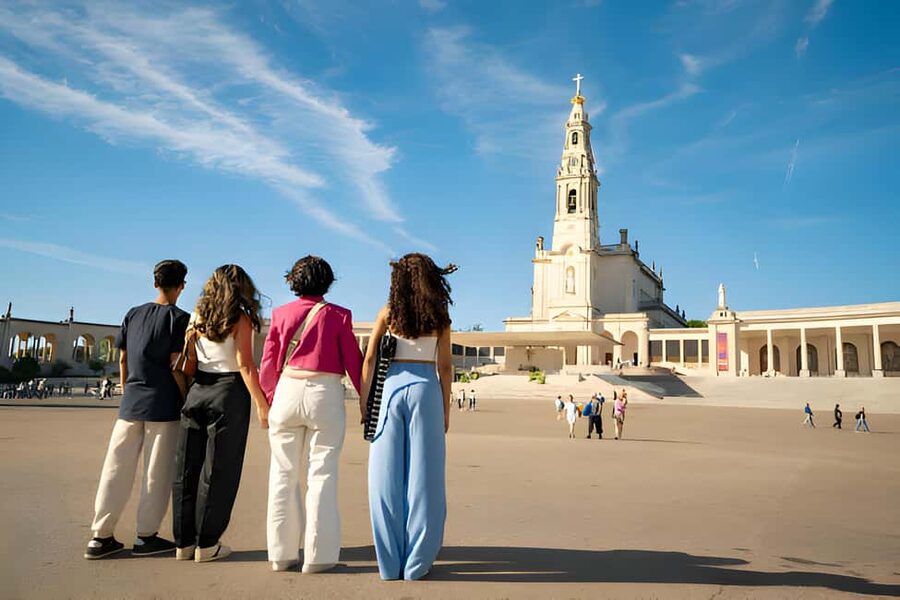 From Lisbon: Fatima, Nazaré, and Obidos Small Group Tour - Key Highlights Worth Booking For