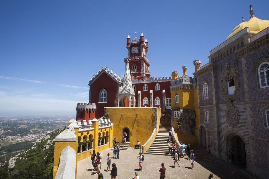 From Lisbon: Sintra and Cascais Full-Day Private Tour - Cascais and the Atlantic edge: your first real taste of the trip