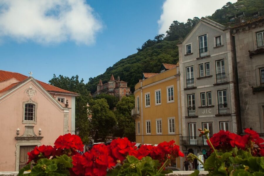 From Lisbon: Sintra and Cascais Full-Day Private Tour - Lunch time and Refúgio da Roca: eating like you’re actually here