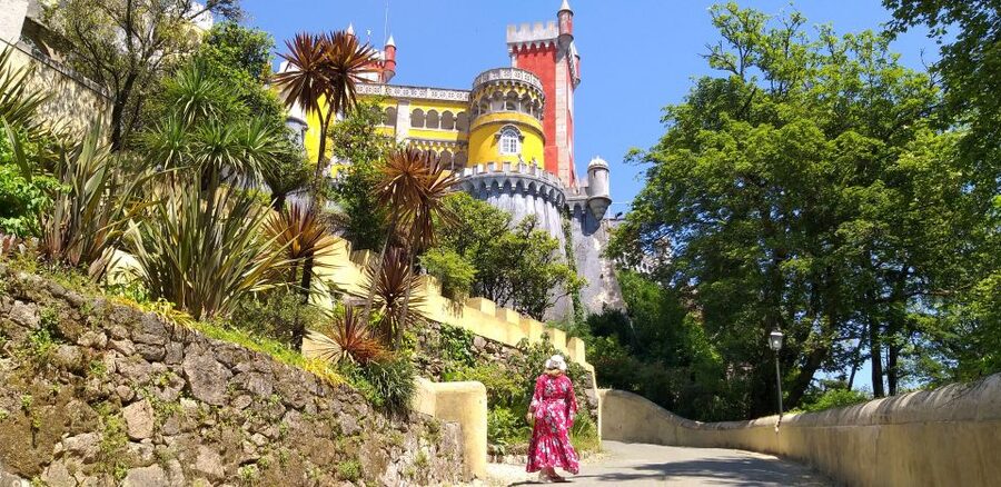 From Lisbon: Sintra, Pena Palace and Quinta da Regaleira - Group size and guides: why names keep showing up in reviews