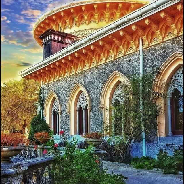 From Lisbon: Sintra, Pena, Regaleira, Coast Roca & Cascais - A one-day route that actually makes sense