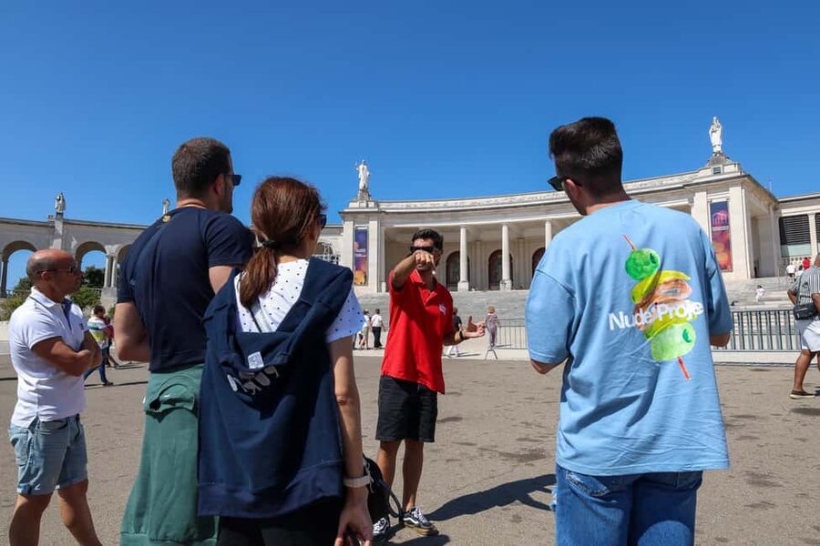 From Lisbon: Small Group to Pena Palace, Nazaré & Fátima - Should you book this Lisbon to Fátima, Nazaré, and Sintra day trip?