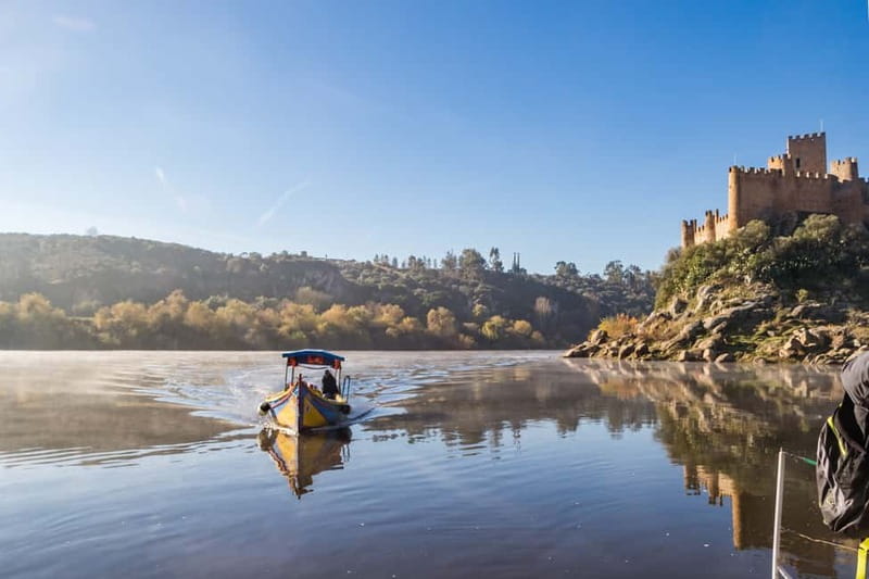 From Lisbon: Tomar, Convent of Christ & Almourol Castle - From Lisbon to the Tagus River, the Templar trail starts fast