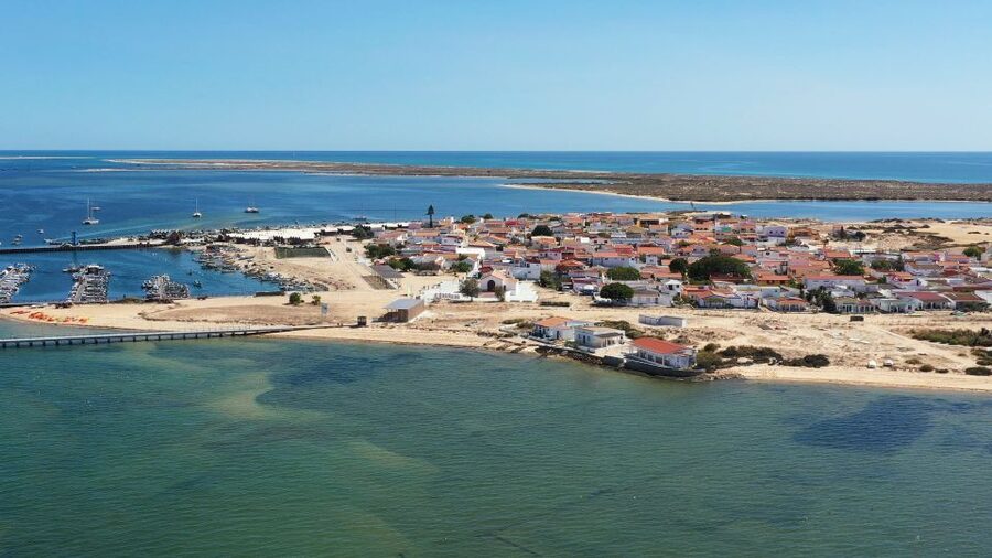 From Olhão: Ria Formosa 3-Island Full-Day Tour - Culatra Island: lunch decisions, shellfish vibes, and time to roam