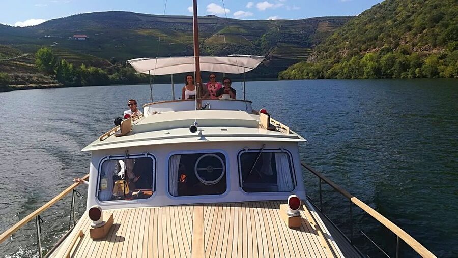 From Pinhão: Private Yacht Cruise along the Douro River - Finding Ânima Durius and getting to Pinhão