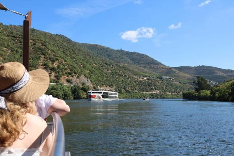 From Porto: 2 Boutique Wineries w/ Winery Lunch & 1-h cruise - Douro Valley wine tour from Porto: what makes this day work