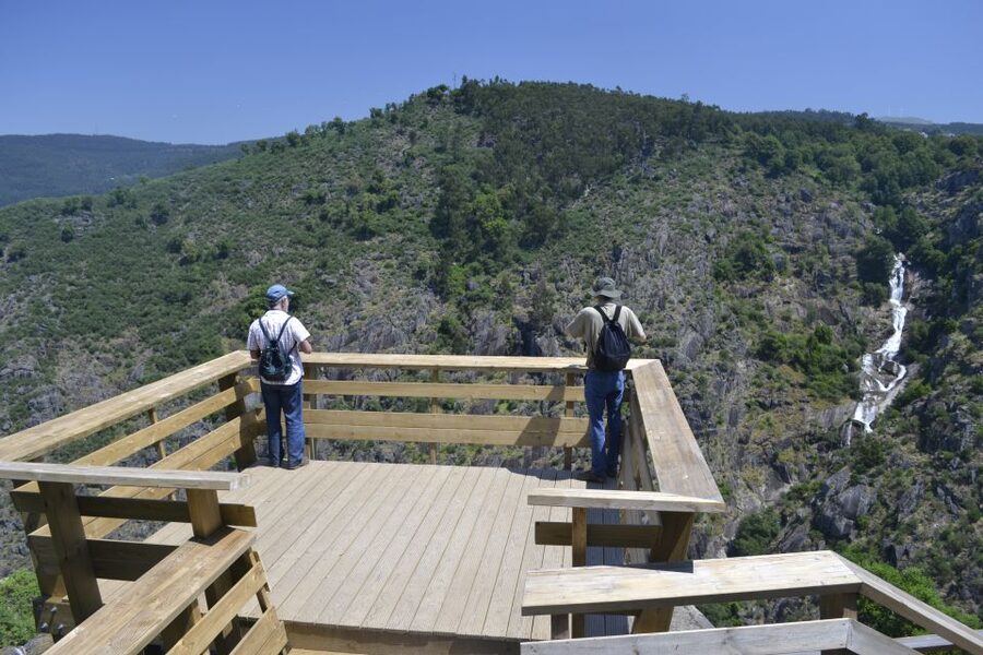 From Porto: Arouca 516 and Paiva Walkways Guided Day Trip - Lunch in Alvarenga: Arouquesa, vinho verde, and a real meal