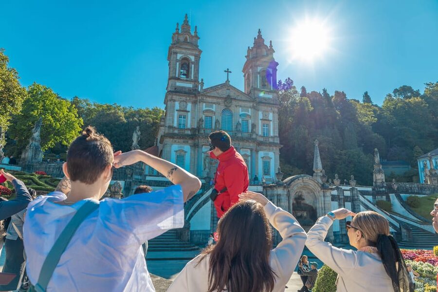 From Porto: Braga and Guimarães Full-Day Trip - Getting Oriented in Porto: The Meeting Point and Transport Reality