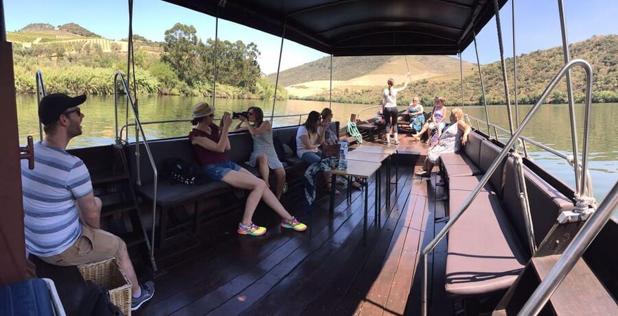 From Porto: Douro Valley Tour with Tastings, Boat & Lunch - From Porto to the Douro, in a small van that actually works