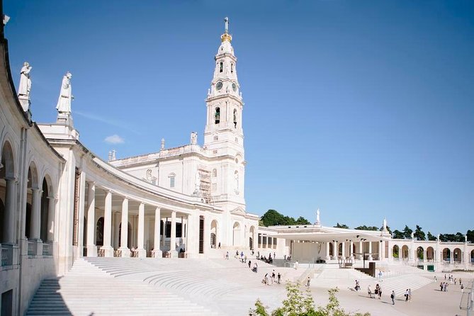 From Porto: Fátima and Coimbra Full Day Tour - What the guide and driver bring to the experience