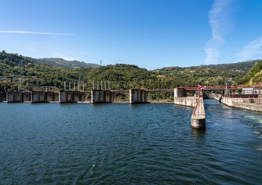 From Porto: Régua to Porto River Cruise with Lunch on Board - Getting from Porto to Régua: what the bus time feels like