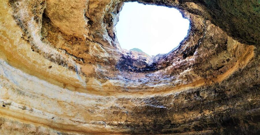 From Vilamoura: 2.5-Hour Benagil Cave and Dolphins Boat Tour - Vilamoura Marina departure: easy to find, quick to move