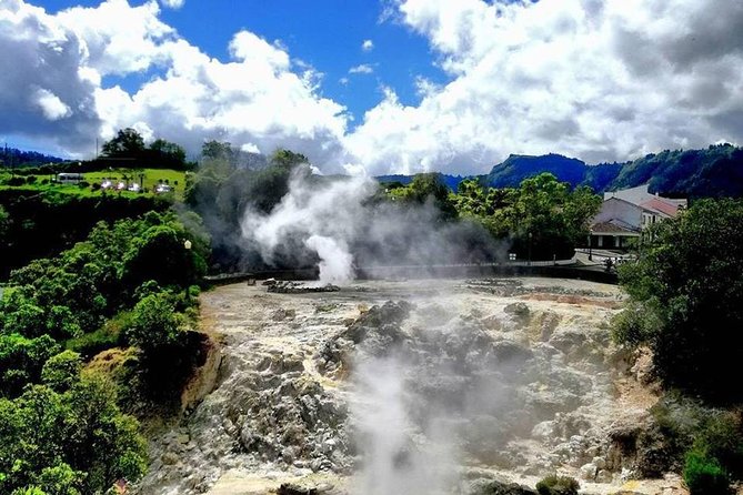 Full Day Jeep Tour Furnas with lunch (Cozido) and drinks included - The 9:00 AM Start, Hotel Pickup, and How the Day Flows