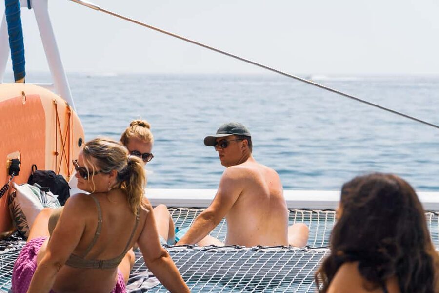 FUN & CHILL – GOLDEN COAST SAILING TOUR - What to pack so the wind does not ruin your chill