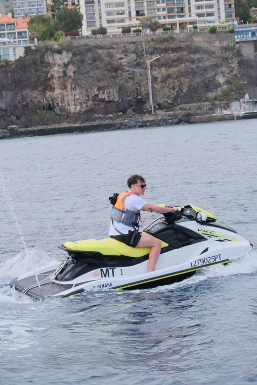 Funchal: Jet Ski Circuit - From Marina Nova do Funchal to the Pier 8 Kiosk
