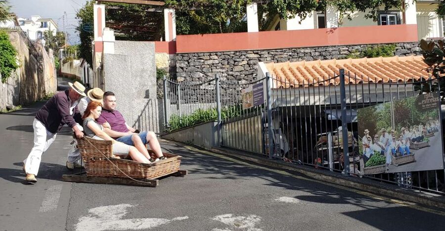 Funchal: Monte Toboggan and Old Town Tour by Tuk-Tuk - Climbing to Monte: What 20 Minutes at 585 Meters Feels Like
