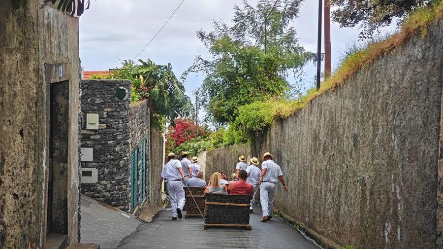 Funchal: Monte Toboggan and Old Town Tour by Tuk-Tuk - Church of Nossa Senhora do Monte and the Monte Walking Moments