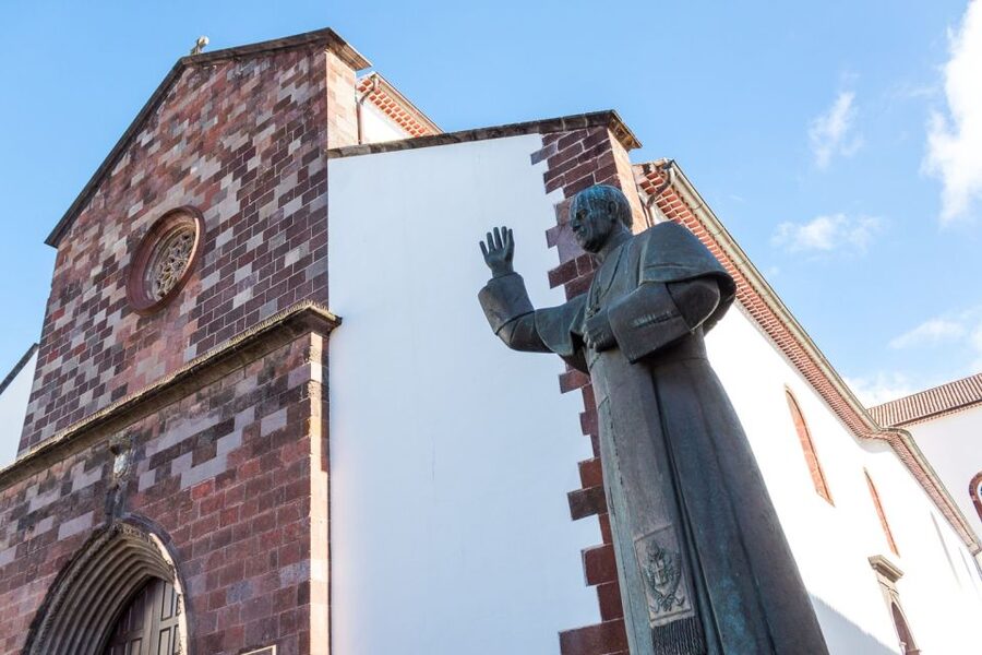 Funchal: Old Town Walking Tour - Colombo Square to the Cathedral: Columbus, dioceses, and power in stone
