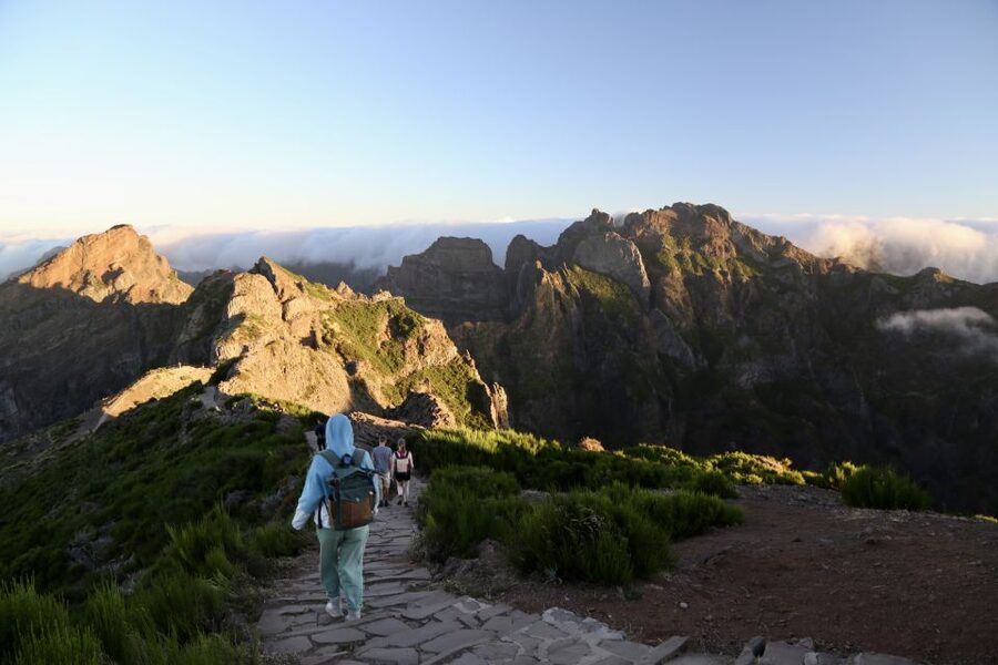 Funchal: Pico do Arieiro & Pico Ruivo Hiking Transfer - Achada do Teixeira: where the day’s ending turns into a reward