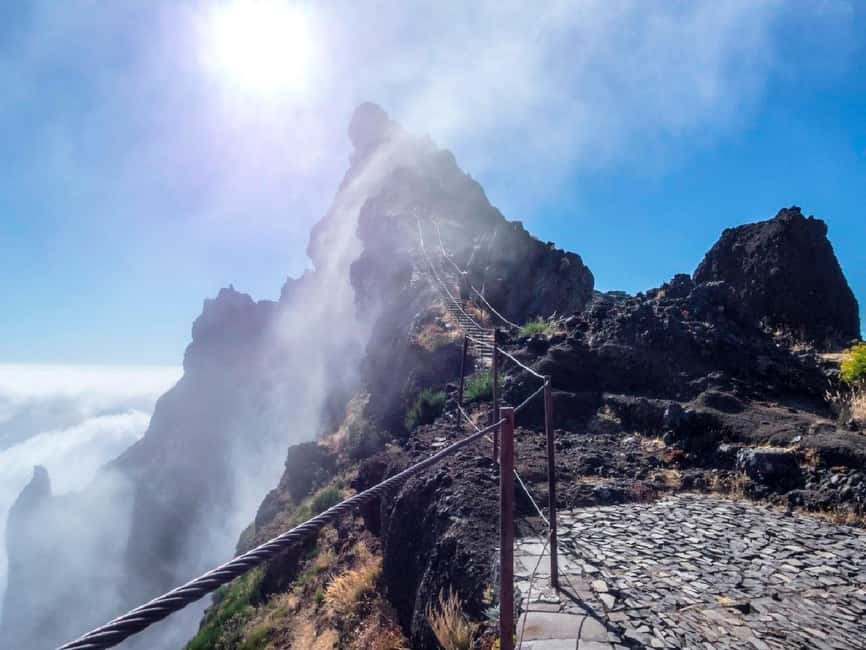 Funchal: Pico do Arieiro & Pico Ruivo Hiking Transfer - Gear and weather: your comfort plan for altitude walking