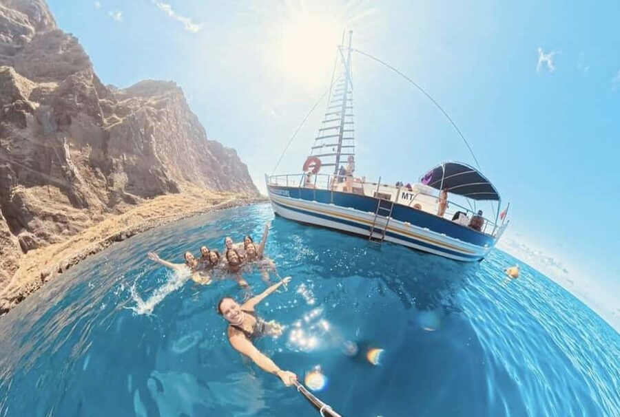 Funchal: Sunset Tour on Traditional Madeiran Boat w/ Drinks - Should you book the sunset tour on the Dragão boat