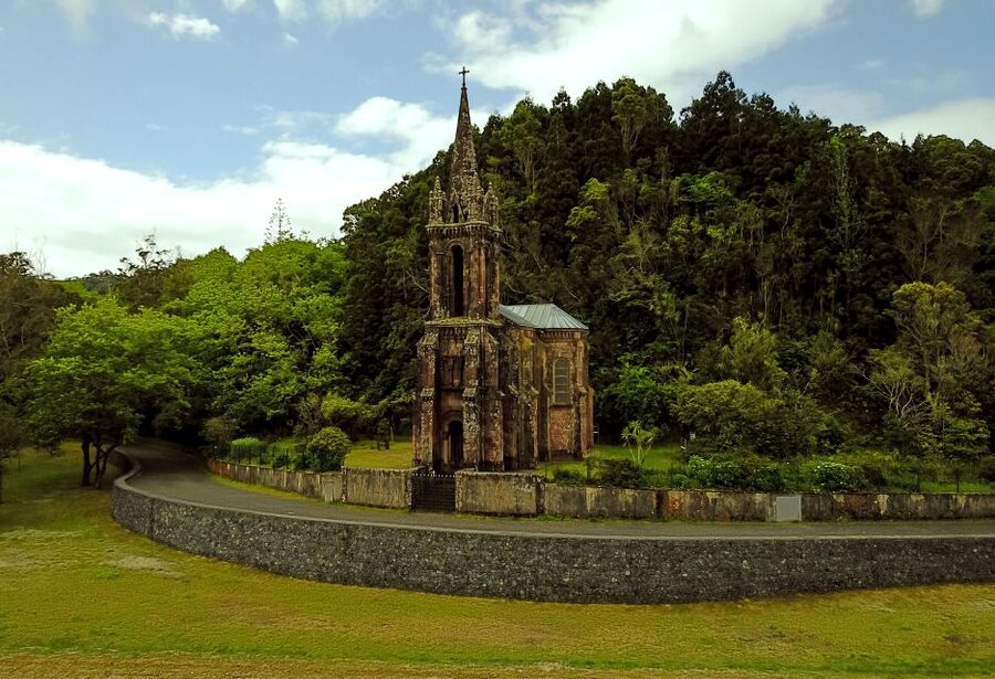 Furnas: Tea Plantations, Lake and Volcano Guided Tour - Price and value for a $70, 8-hour highlights loop
