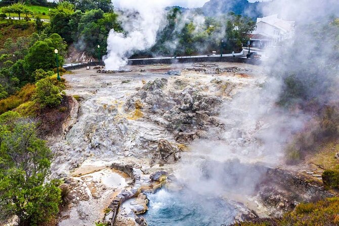 Furnas Volcano & Tea Plantation With Traditional Lunch, East Tour - Lagoa das Furnas: the cozido cooking spectacle