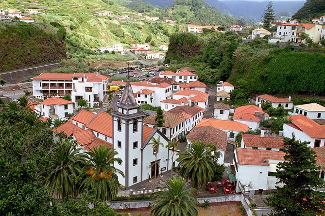 Go West Tour - Madeira Island Excursion - São Vicente and Encumeada viewpoints, north-south perspective on Madeira