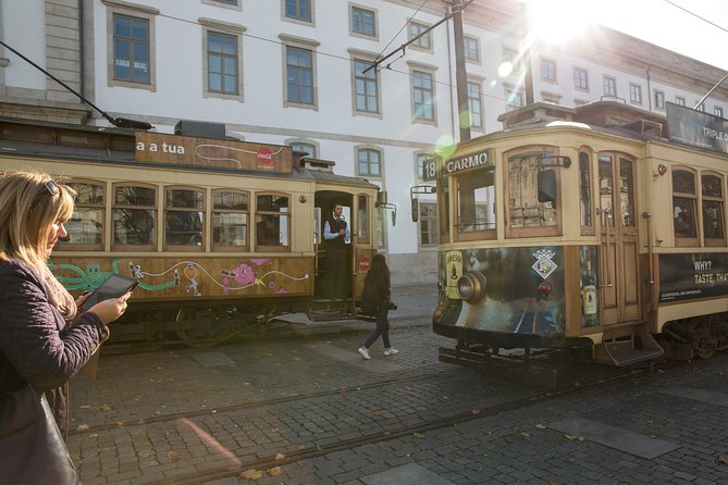 Half Day City Tour with Six Bridges Cruise and Wine Tasting - Sao Bento Railway Station: a fast but special interior you do not want to miss