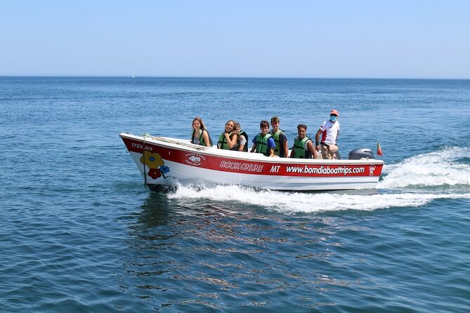 Half-Day Sailing Tour in Baia de Lagos with Lunch - Lunch at anchor with wine and water during serving