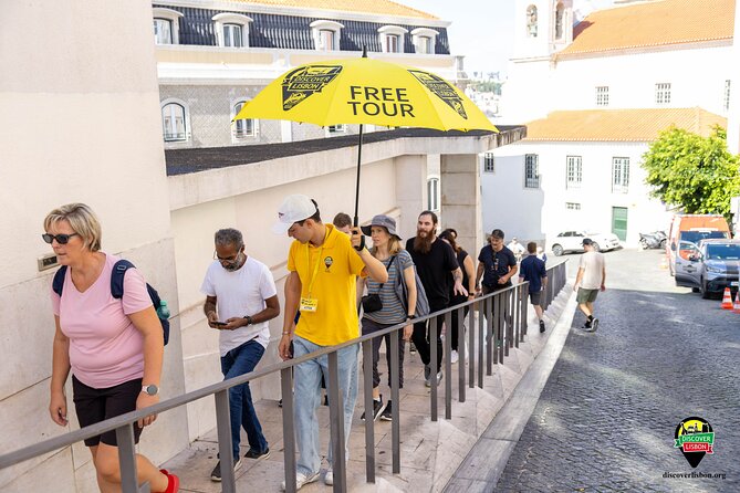 Historic Walking Tour Through Lisbon’s Oldest Neighborhood - The Guide Style That Makes or Breaks a Walking Tour