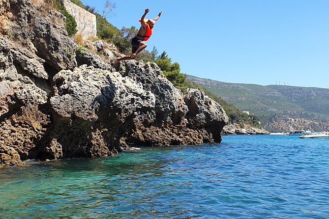Kayak and Snorkeling Adventure in Lisbon - Optional cliff jumping: fun if you want it, safer if you do