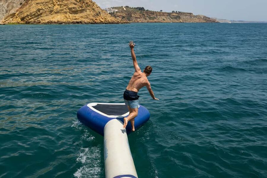 Lagos: Brunch and Benagil Caves - Comfort on the Espírito Oceânico Catamaran