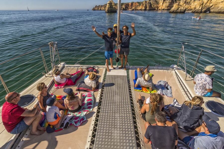 Lagos: Piedade Caves & Coastline - Catamaran - Onboard comfort, WiFi, and the bar service reality
