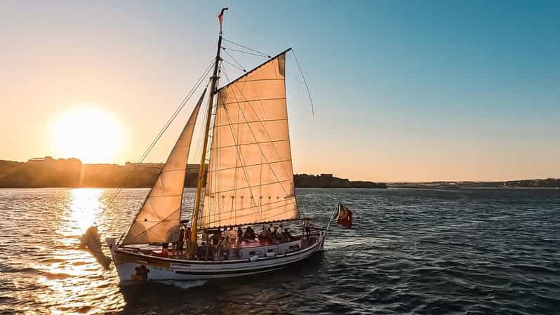 Lagos: Sunset Sail aboard a Traditional Boat with Prosecco - Where You Meet: Bom Dia Boat Trips at Marina de Lagos
