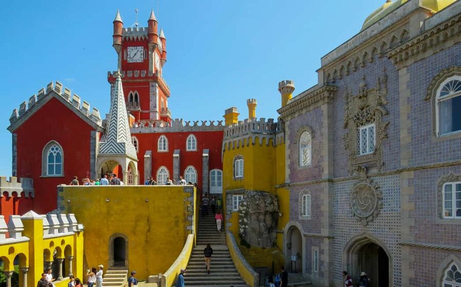 Lisboa: Sintra, Pena, Regaleira, Roca Coast, & Cascais Tour - Meeting in Lisbon: right where you want to be