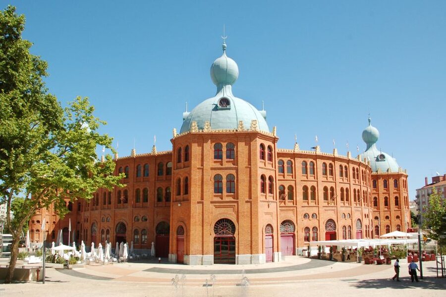 Lisbon: 1-or 2-Day Hop-On Hop-Off Bus Tour - Carris trams and the Carris Museum: the real bonus