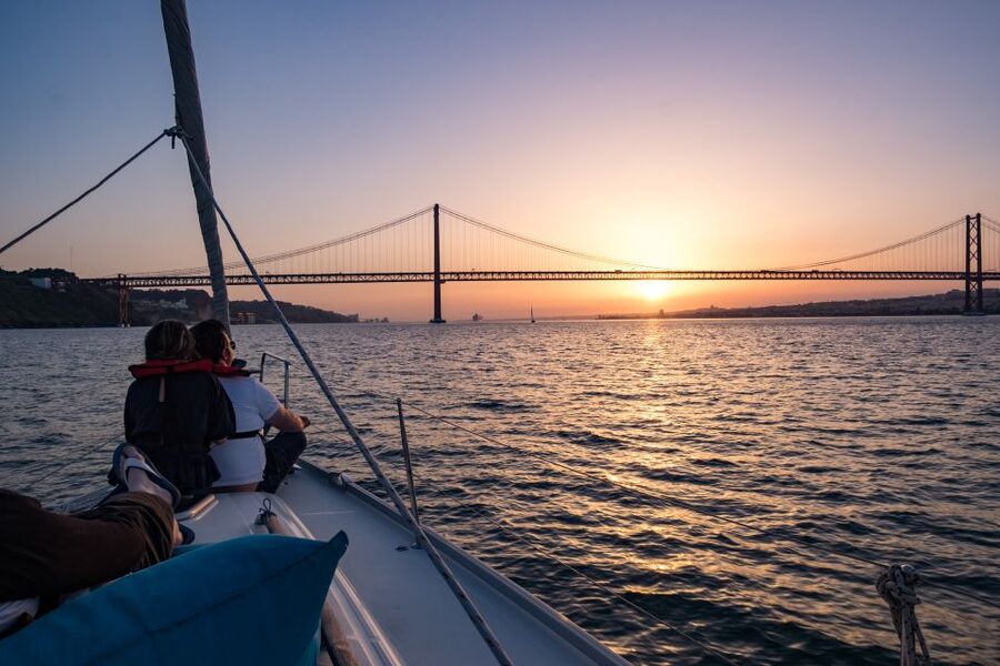 Lisbon: 1 or 2-Hour Cruise along the Tagus River - Onboard comfort: luxury yacht basics that actually matter