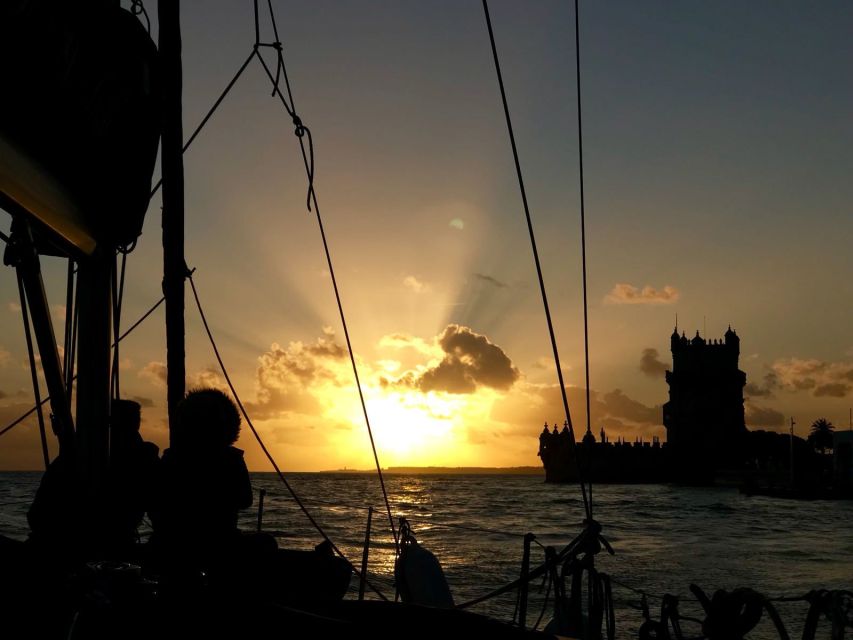Lisbon: 1 or 2-Hour Cruise along the Tagus River - Practical tips: what to bring, what to wear, and how to enjoy photos