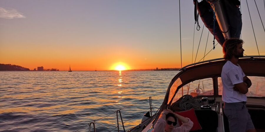Lisbon: 2-Hour Sunset Sailing Tour on Luxury Sailing Yacht - Getting on Board at Doca de Belém (Find the Blue and White Van)