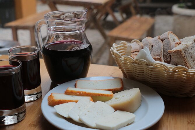 Lisbon 4 Foodies Tour - From Street Food to Awarded Chefs’ Portuguese Delicacies - Why This Lisbon Food Tour Fits the Way You Actually Travel