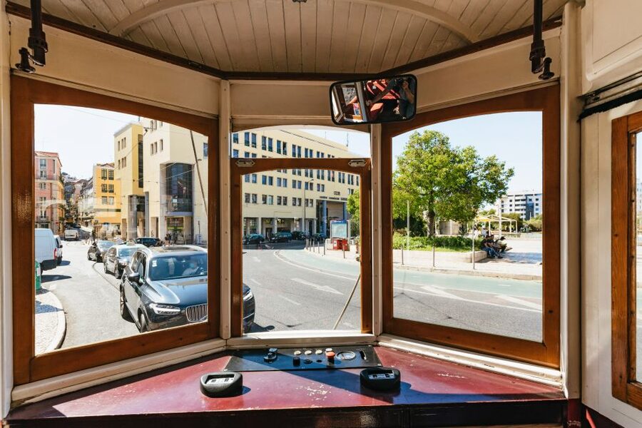 Lisbon: 72/96-Hour Hop-On Hop-Off Bus, Tram & Boat Ticket - Modern Lisbon Bus Tour (Purple line): a wide sweep toward Oriente