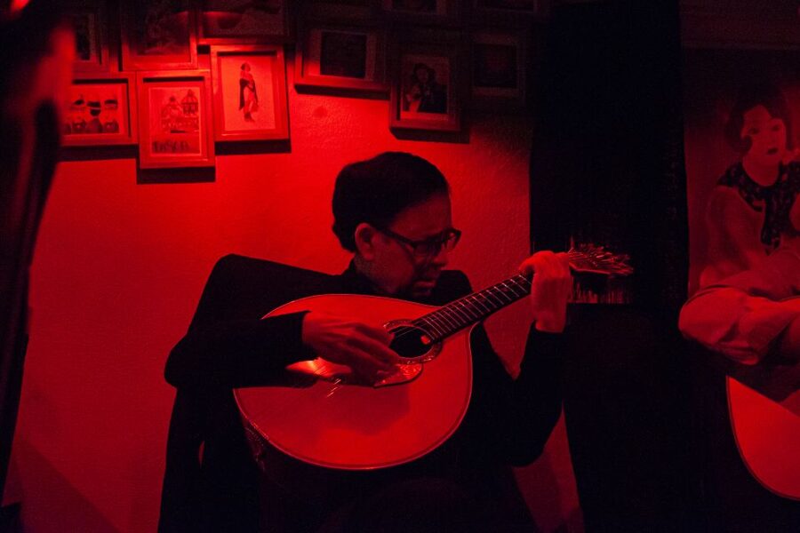 Lisbon: Alfama Tour and Live Fado with Traditional Dinner - The walking story in Mouraria and Alfama: what it actually feels like