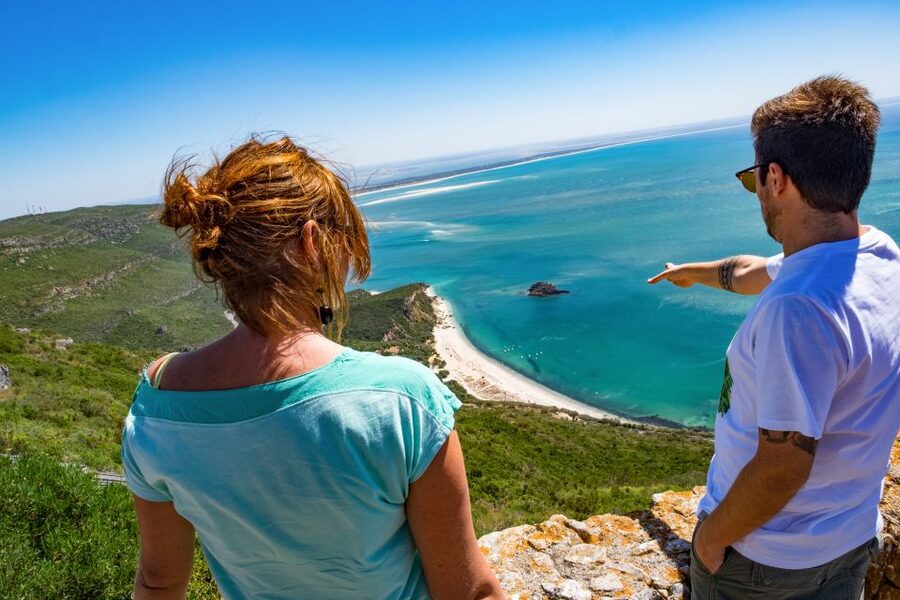 Lisbon: Arrábida Natural Park and Sesimbra Day Trip - Lisbon to Arrábida, the easy start that sets the tone
